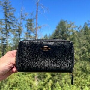 COACH Medium Black Pebble Leather Wallet with Gold Hardware AUTHENTIC